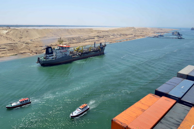 Tàu Ever Given đã nổi lại trong bước đầu nỗ lực khai thông kênh đào Suez
